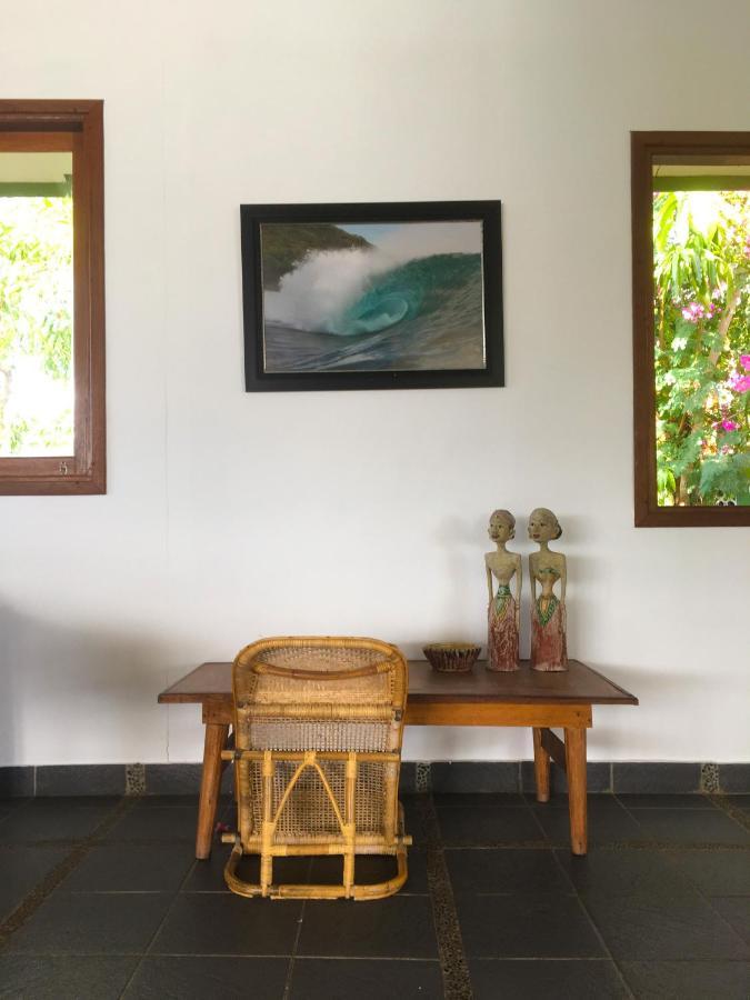 Merdeka House Maluk Buitenkant foto